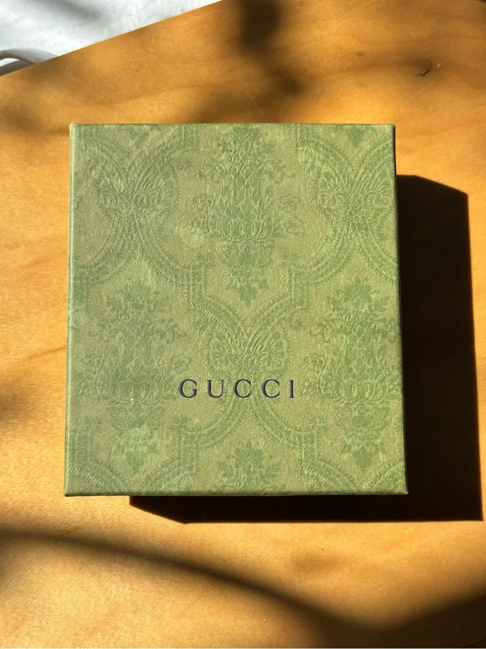 Gucci GG supreme bifold wallet beige Eden